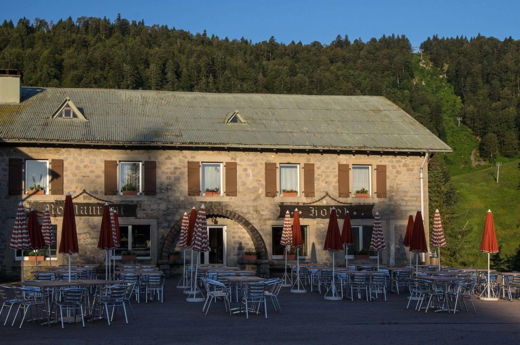 Hotel Les Buttes Вантрон Экстерьер фото